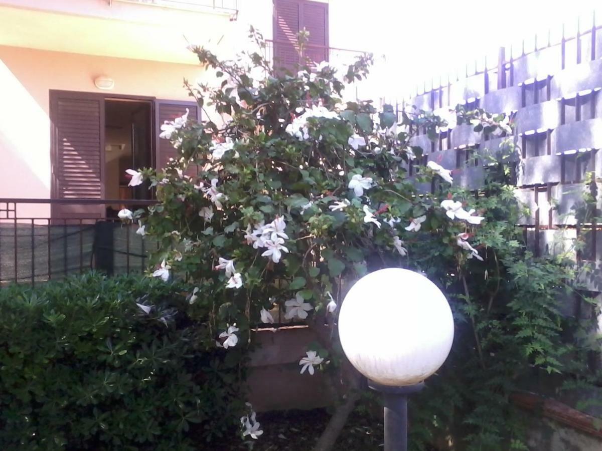 Sperone Hotel Mandra Capreria Exterior foto