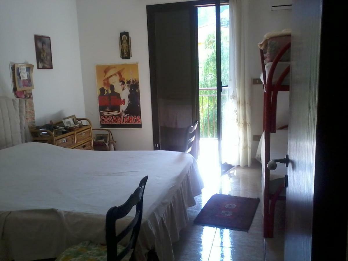 Sperone Hotel Mandra Capreria Habitación foto